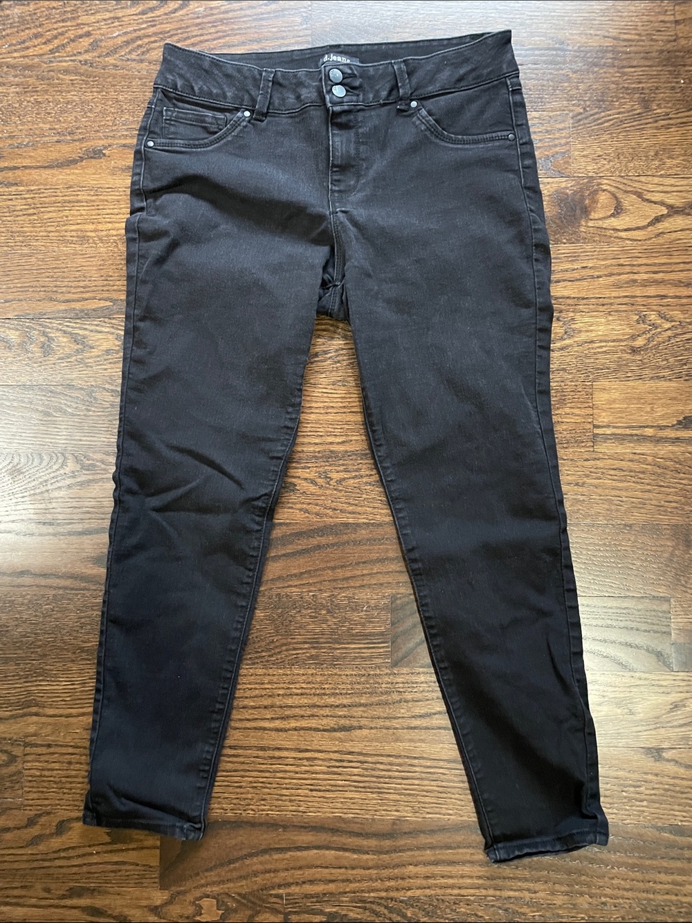 D. Jeans Women’s Skinny Jeans in Black - Sleek Everyday Fit Size 14
